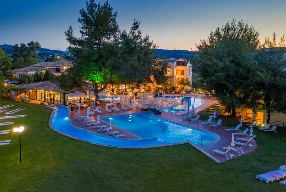 Hotel Lesse About